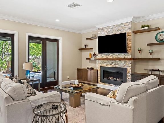 3rd image of 3211 W BAY VILLA AVENUE