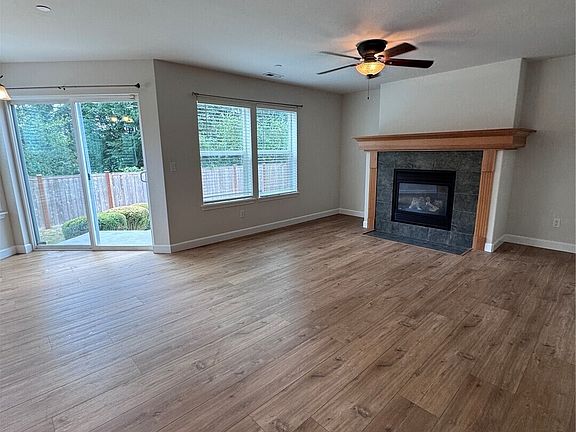 4th image of 3155 Walker Rd