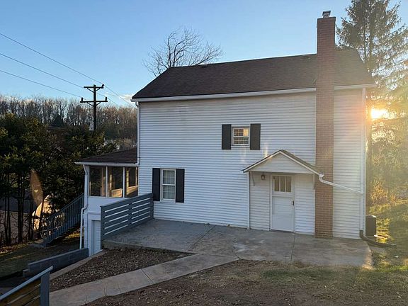 3rd image of 423 Kentucky Ave
