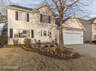 1113 Popes Creek Cir, Grayslake, IL 60030