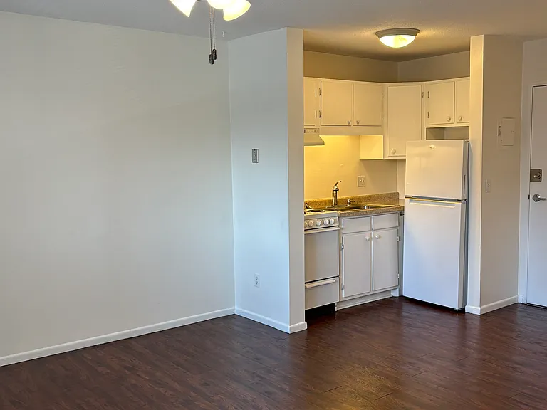 322 Clifton Ave #303 — Photo 7