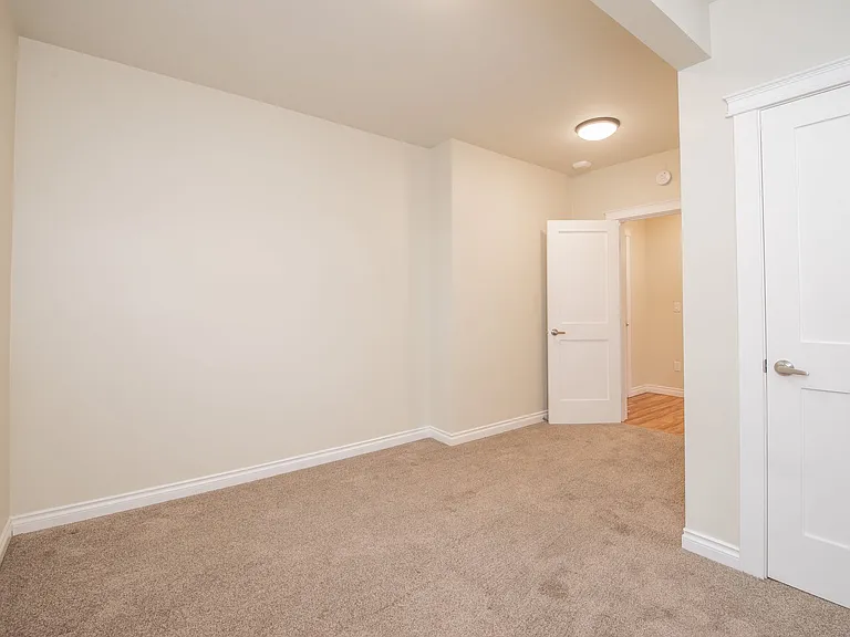 17 Saint Helens Ave — Photo 10