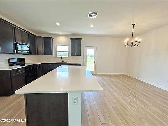 4th image of 111 Wakely Ct