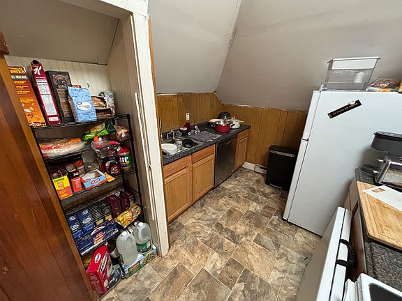 3rd image of 728 Willey St #3