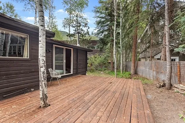 1285 Riverside Dr — Photo 5