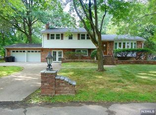 10 Jay St, Harrington Park, NJ 07640