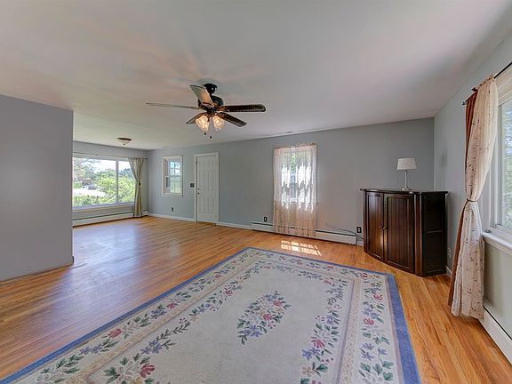 5th image of 338 Lake Circle Dr