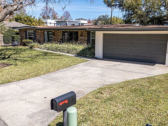 5th image of 5203 Hedge Ct