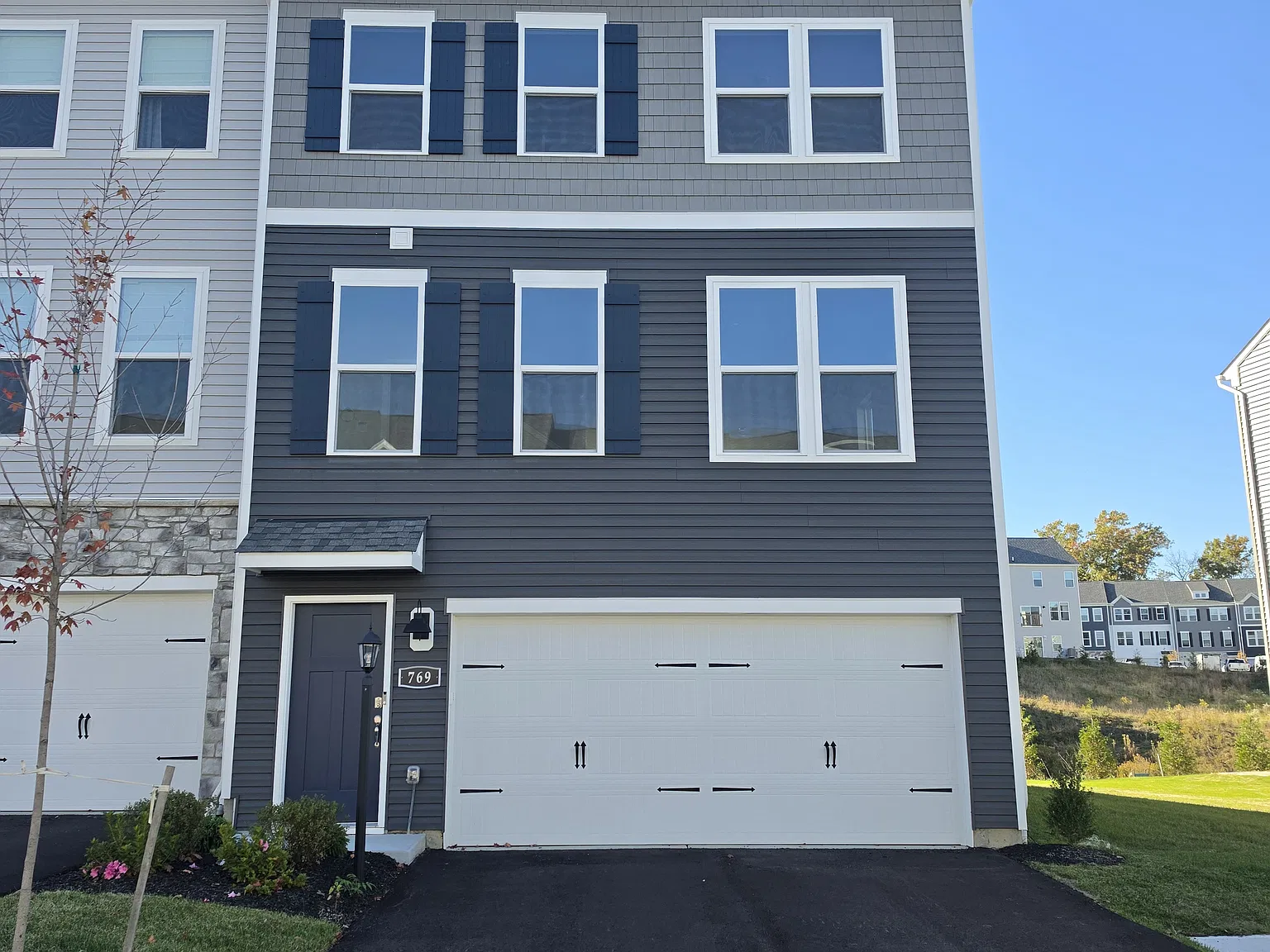 3 bed, 2.5 bath, 2118 sqft, $2,900 — Photo 2
