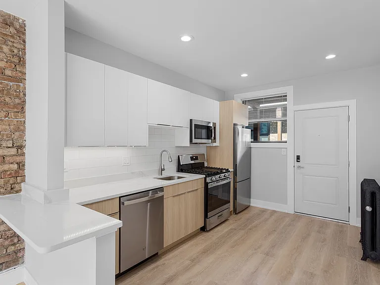 The Juneway Terrace — Photo 49