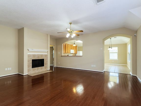 3rd image of 3223 Spring Ranch Ln