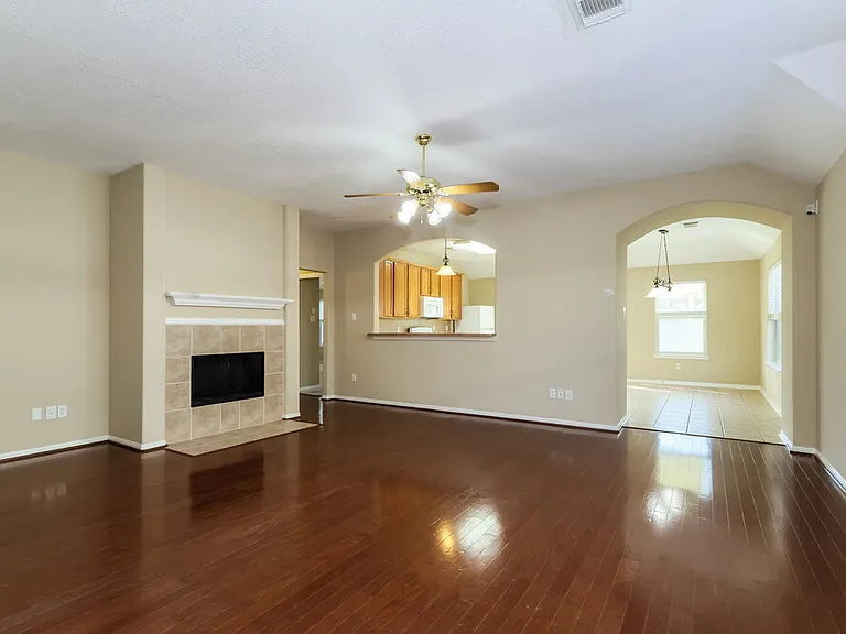 3223 Spring Ranch Ln — Photo 3