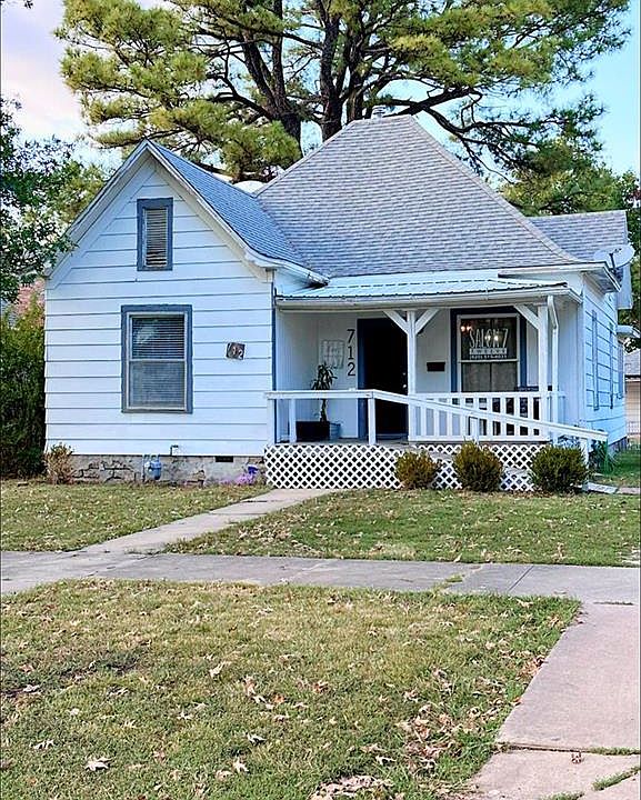 1st image of 712 Lincoln St
