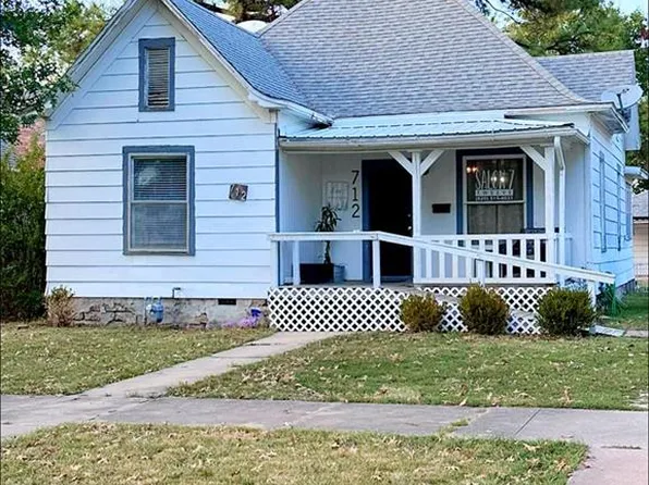 712 Lincoln St, Coffeyville, KS 67337
