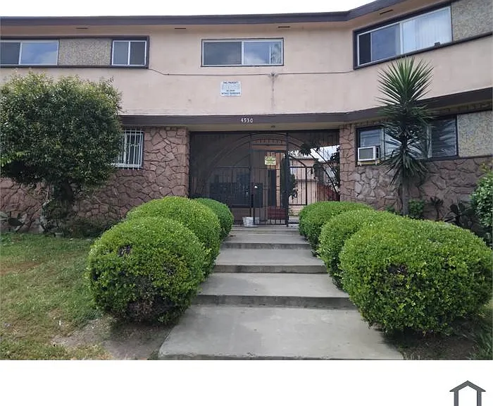 4530 Coliseum St #6 — Photo 2