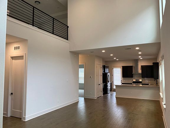 4th image of 1329 Westborough Ln