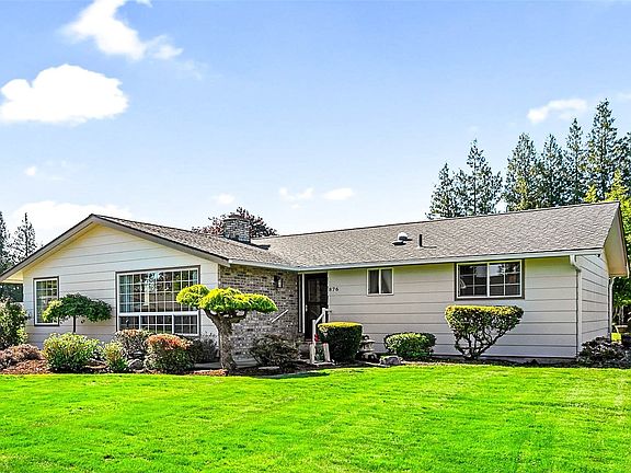 3rd image of 876 Garden Drive