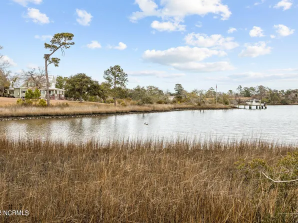 204 Ashley Place, Swansboro, NC 28584