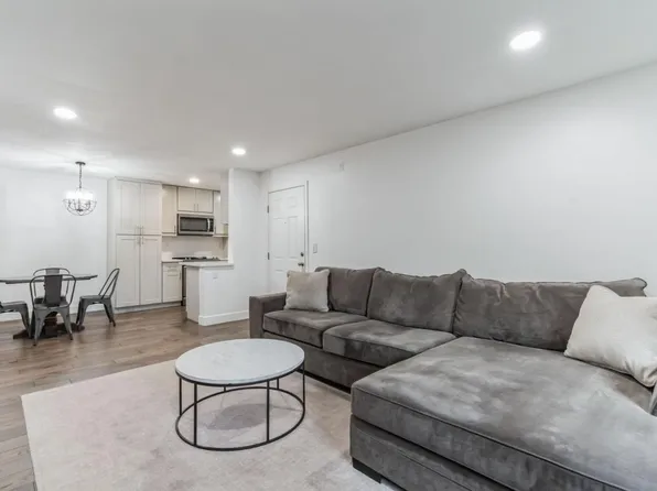 1080 Yarwood Ct, San Jose, CA 95128