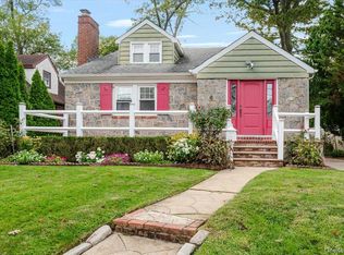 57 Carol Street, Lynbrook, NY 11563