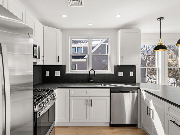 4th image of 53 Dustin St #1