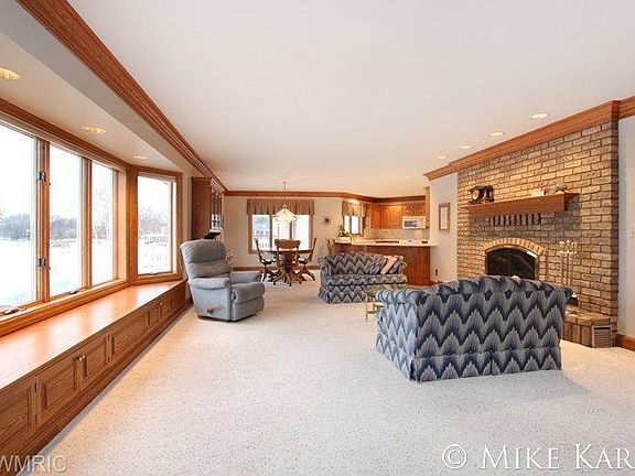3rd image of 8693 Cedar Lake Dr
