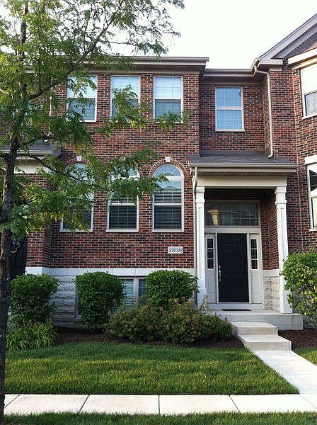 1st image of 27W719 N Meadowview Dr