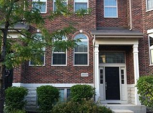 27W719 N Meadowview Dr, Winfield, IL