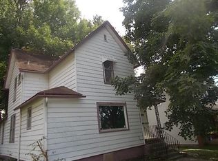 2529 N 4th St, Clinton, IA 52732