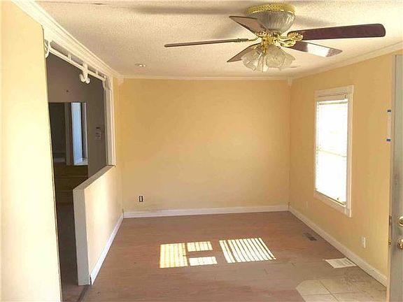 4th image of 5009 S Emery Ave