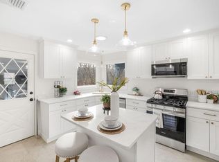 105 Galileo Ave, Providence, RI 02909