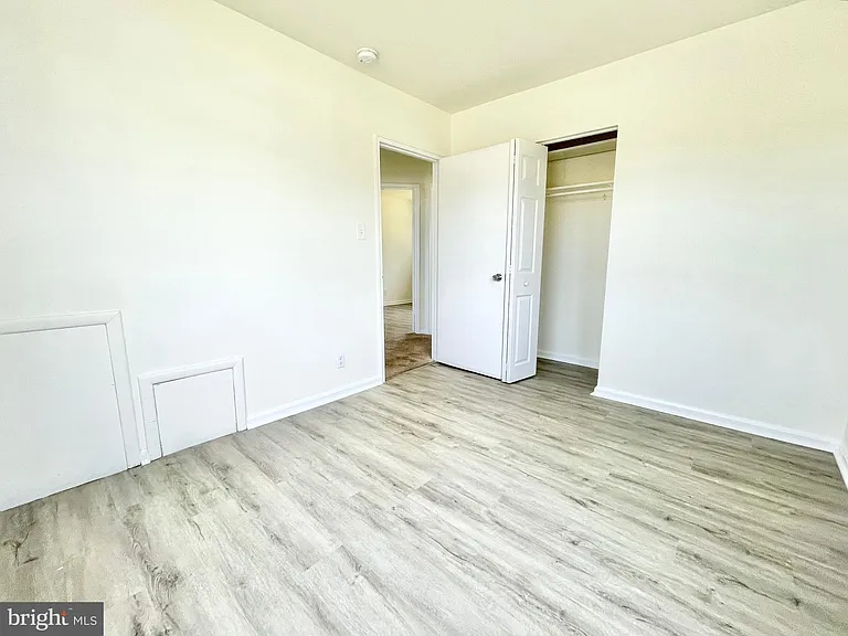 1416 S Governors Ave — Photo 16