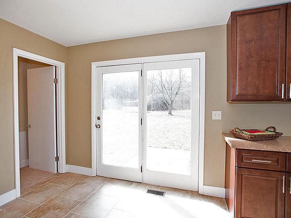 5th image of 7708 Easthill Dr