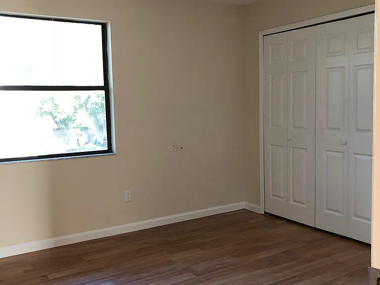 4 Jasmine Pl — Photo 12