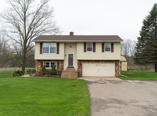 8517 8 Mile Rd, Ceresco, MI 49033