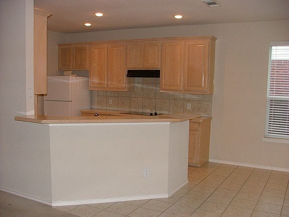 4th image of 10313 Stoneside Trl