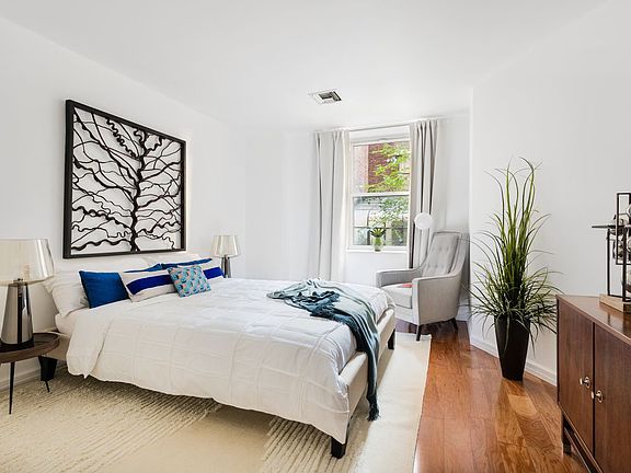 3rd image of 253 W 73rd St APT 2L