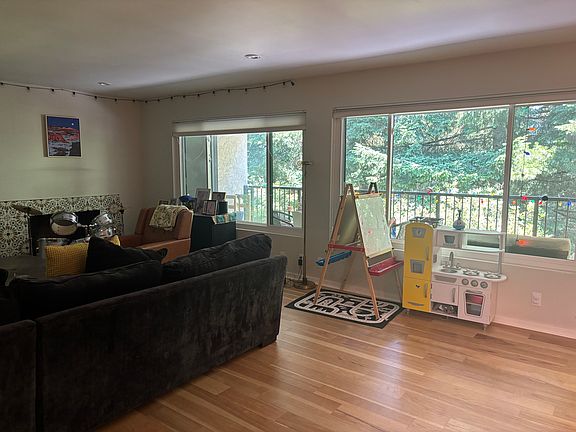 3rd image of 17932 23rd Ln NE APT 103