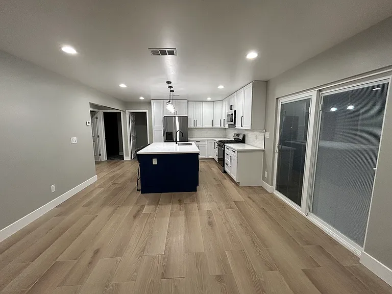 1662 Republic St — Photo 5