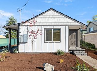 6915 SE Raymond Ct, Portland, OR