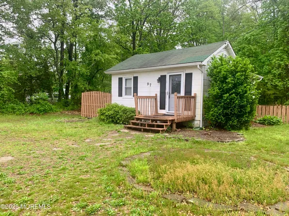 97 Vine Street, Bayville, NJ 08721