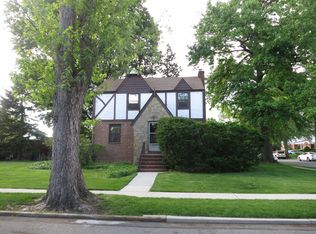20811 36th Ave, Bayside, NY 11361