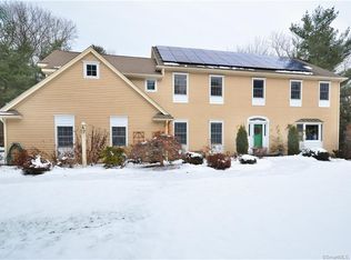 28 High Gate Dr, Avon, CT 06001