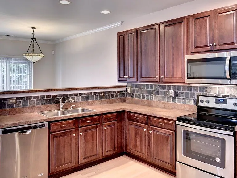 4559 Beacon Hill Dr — Photo 7
