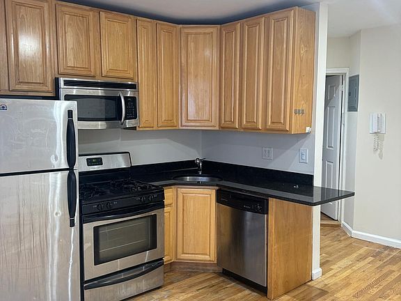 2nd image of 514 W 184th St APT 34