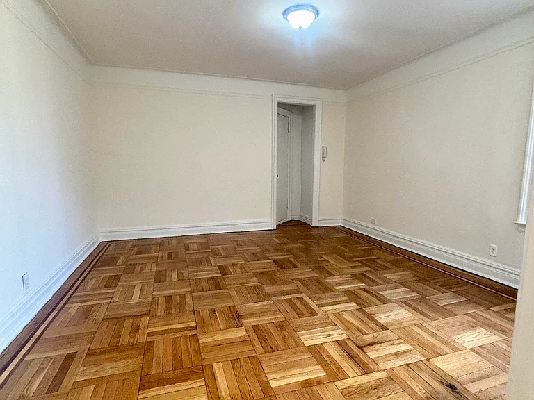60 Thayer St #6N — Photo 2