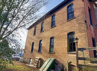 9 Meyers Ct, Kingston, PA 18704