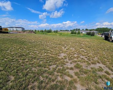 Sweetgrass Dr, Brookings, SD, 57006