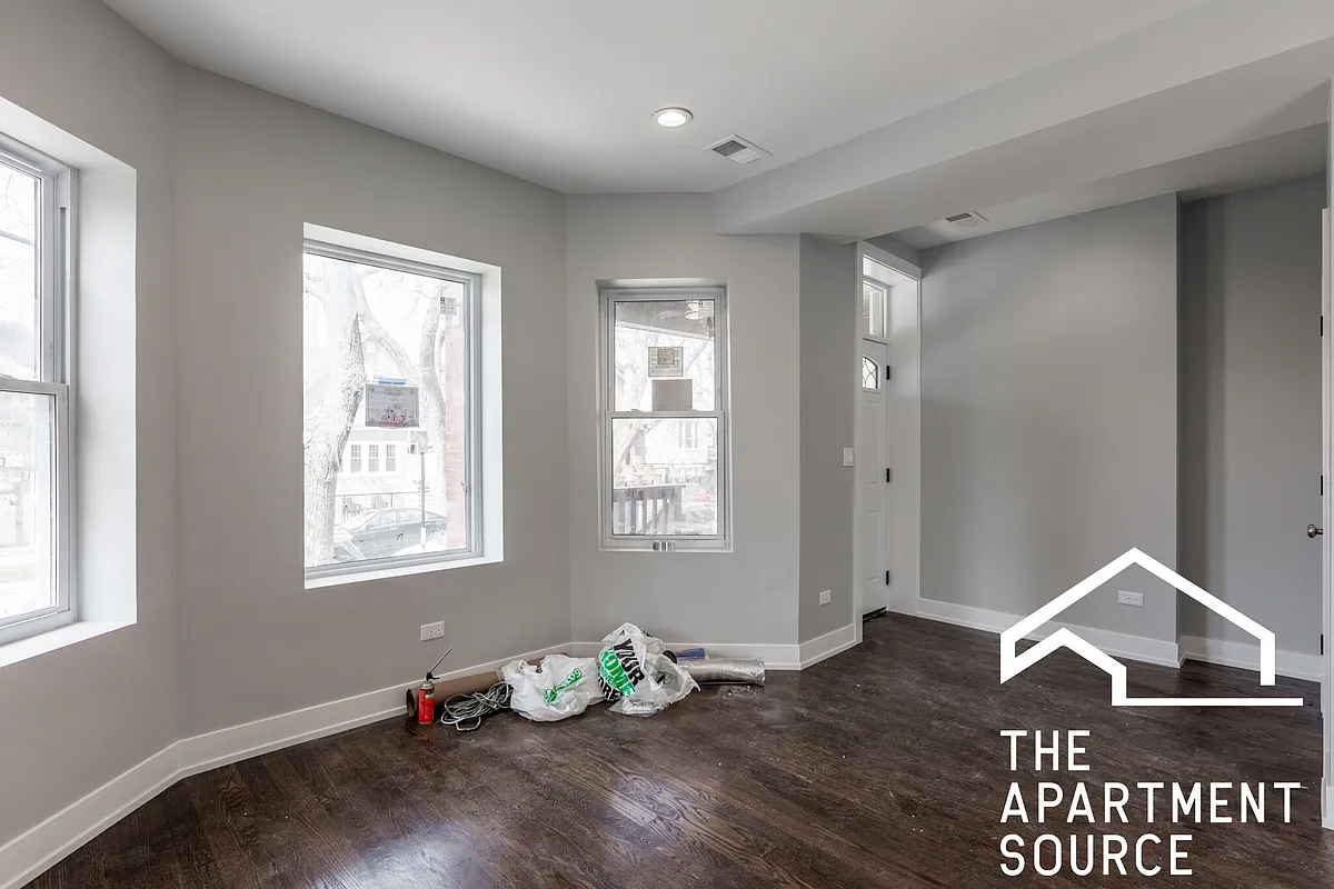 Building Photo - 3135 N Oakley Ave #2