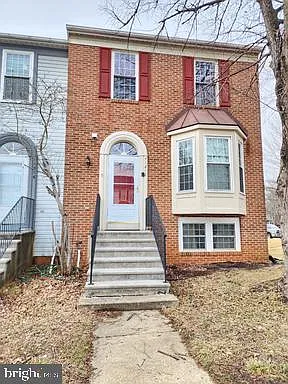 4 bed, 3.5 bath, 1350 sqft, $3,000 — Photo 2